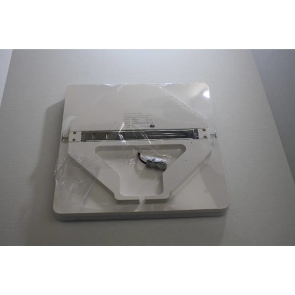 New Dimmable LED Desk Lamp - Picture 3 of 4